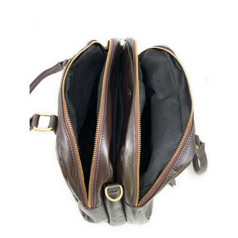 Sac bowling femme tendance en cuir porté bandoulière et épaule marron foncé