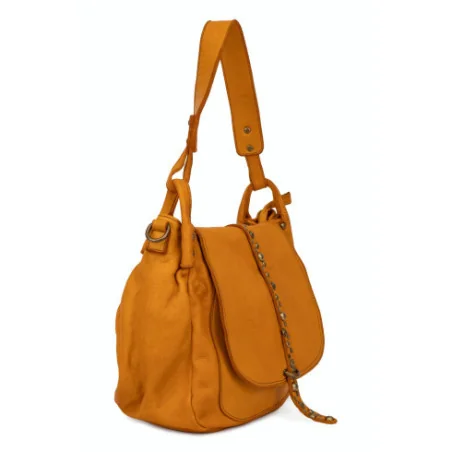 Sac messenger pour femme cuir vintage souple pur vachette jaune moutarde porté épaule avec bandoulière