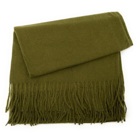 Foulard femme tendance en laine coton et viscose porté autour du cou écharpe et châle vert kaki