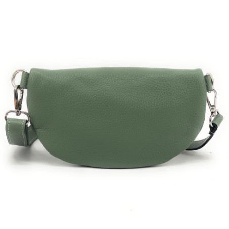 Sac mode femme en cuir grainé italien porté de travers vert amande sac banane tendance