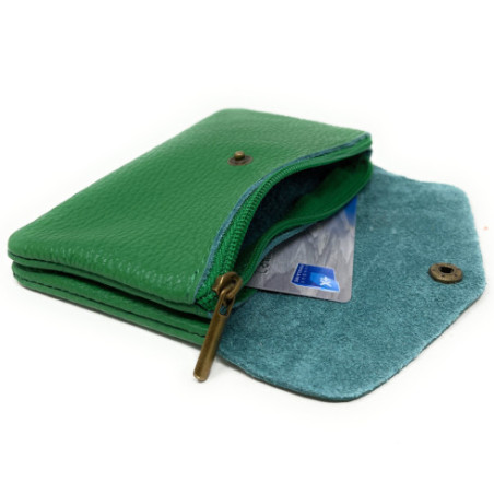 Pochette porte-monnaie tendance femme en cuir grainé porté main vert anglais
