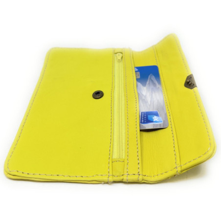 Pochette mode femme en cuir lisse italien porté main jaune citron pochette très tendance