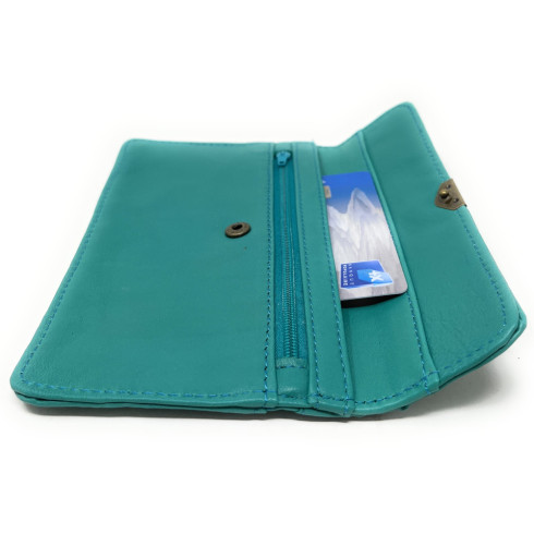 Pochette mode femme en cuir lisse italien porté main vert véronèse porte-monnaie tendance