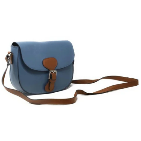 Sac trotteur bandoulière femme tendance en cuir grainé porté épaule de travers et bandoulière bleu glacier