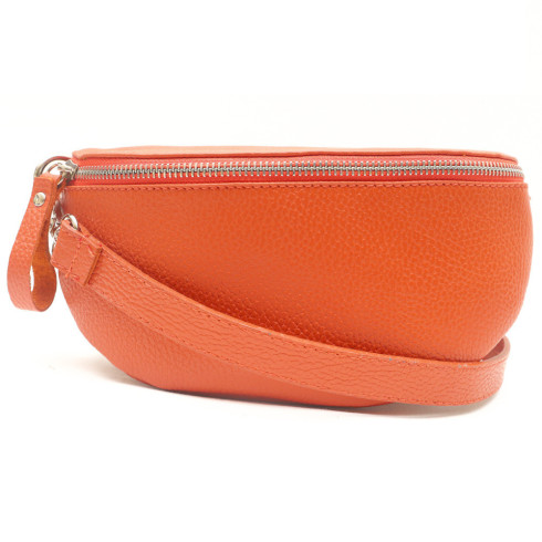 Sac banane très tendance femme en cuir porté à la taille avec bandoulière amovible camel