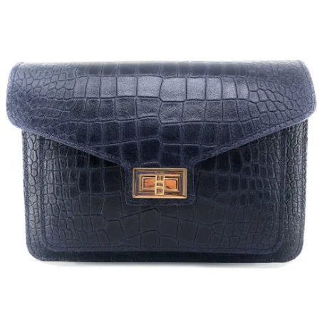 Sac bandoulière tendance femme en cuir façon serpent porté épaule de travers et bandoulière bleu marine