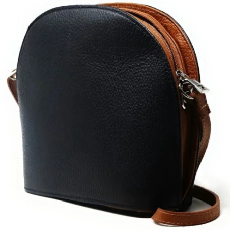 Sac trotteur bandoulière femme tendance en cuir italien grainé porté épaule de travers avec bandoulière réglable noir