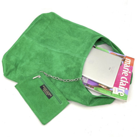 Sac hobo femme tendance en daim porté épaule vert intense
