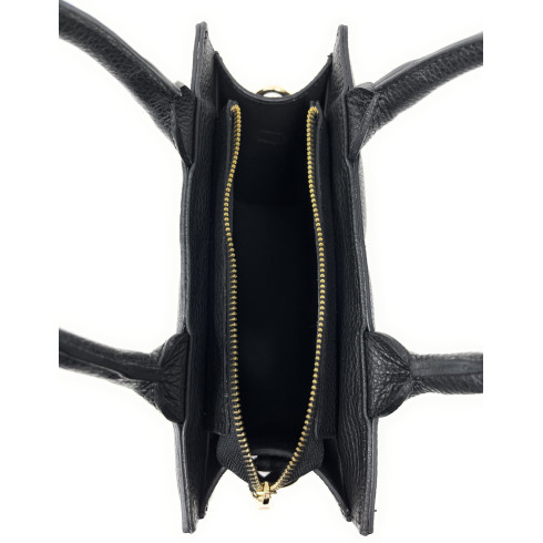Sac très tendance femme en cuir matelassé porté épaule avec bandoulière amovible noir