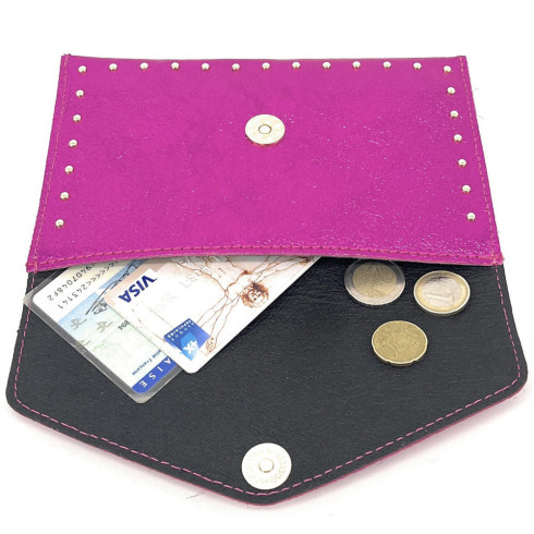 Porte-monnaie pochette tendance femme en cuir porté main fuchsia irisé