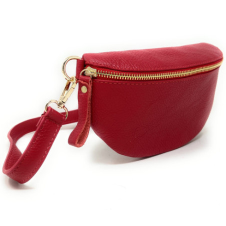 Sac tendance femme en cuir italien grainé porté de travers rouge sac banane