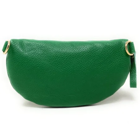 Sac banane femme très tendance en cuir porté de travers avec bandoulière amovible vert anglais