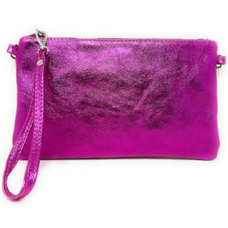 Pochette tendance femme en cuir grainé irisé porté main épaule de travers et bandoulière rose fuchsia irisé