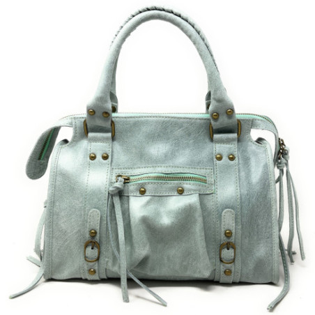 Sac tendance femme en cuir brossé porté main épaule bandoulière et de travers vert d’eau