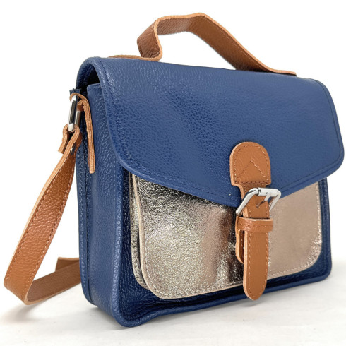 Sac bandoulière très tendance femme en cuir grainé italien porté main et de travers bleu moyen