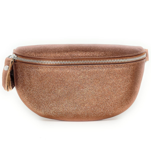 Sac femme tendance en cuir grainé irisé porté à la taille rose fuchsia irisé sac banane