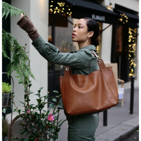 Sac cabas femme très tendance en cuir italien pur cuir de vachette porté bandoulière cognac foncé