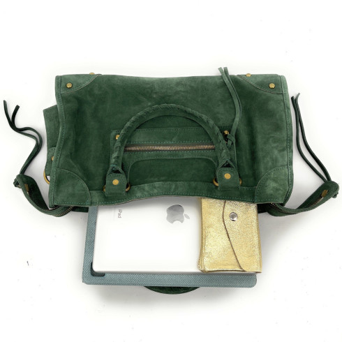 Sac baguette en cuir nubuck femme pur de vachette porté main avec bandoulière vert forêt