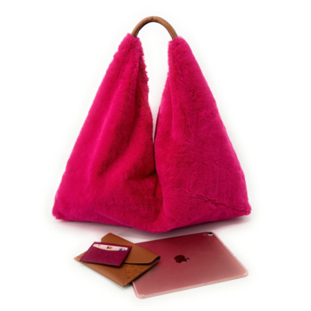 Sac à main femme forme hobo fluffy couleur fuchsia en fausse fourrure et cuir fabriqué en Italie