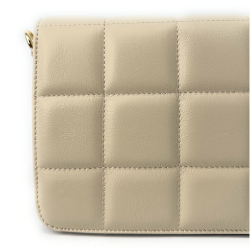 Sac femme forme trotteur tendance en cuir italien de vachette matelassé porté épaule avec bandoulière amovible
