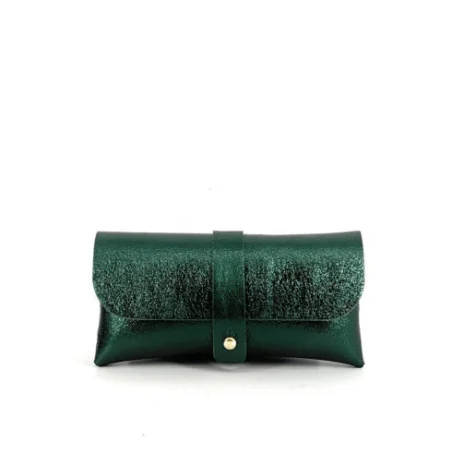 Etui à lunettes tendance femme en cuir italien irisé porté main vert foncé