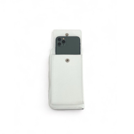 Pochette étui téléphone portable femme tendance en cuir italien grainé porté de travers avec bandoulière réglable blanc