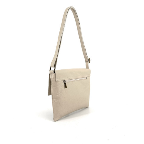 Sac bandoulière tendance femme en cuir grainé italien porté épaule de travers et bandoulière taupe clair