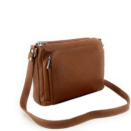 Sac trotteur tendance en cuir porté de travers et bandoulière camel foncé