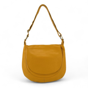 Sac besace femme tendance en cuir grainé porté épaule de travers et bandoulière jaune