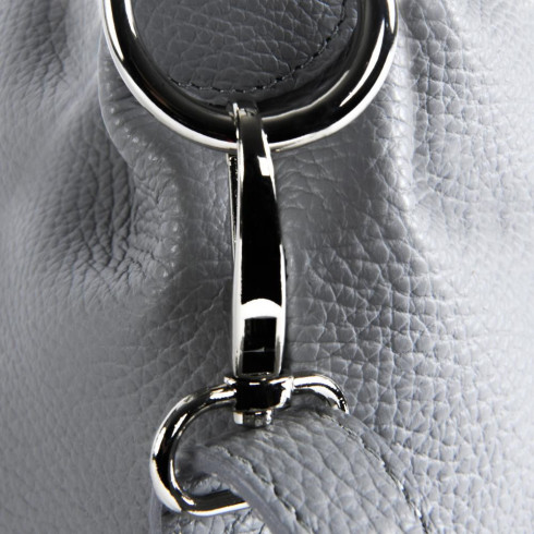 Sac seau très tendance femme en cuir porté épaule et de travers gris clair sac bandoulière