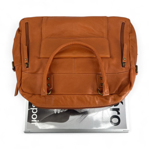 sac à main élégant en cuir lisse marron cognac pur de vachette pour femme