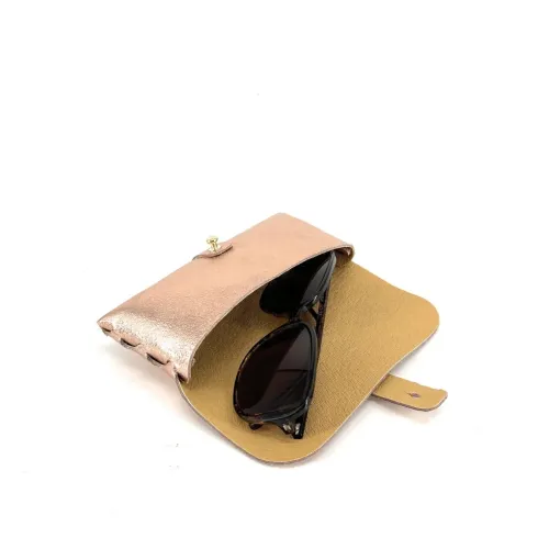 étui à lunettes tendance pour femme or rose en cuir italien brillant