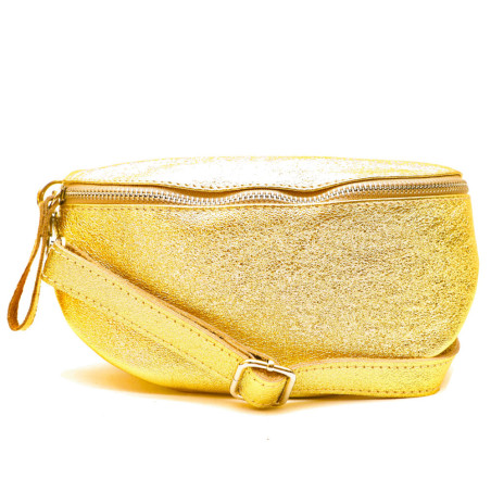 Sac banane tendance femme en cuir irisé porté de travers et à la taille or vif