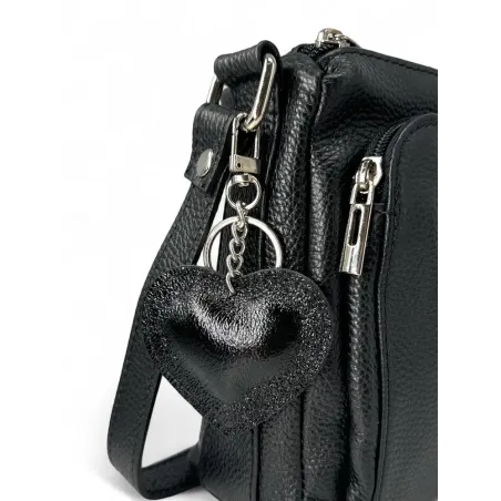 porte clé charm noir en cuir glossy italien pur de vachette forme coeur