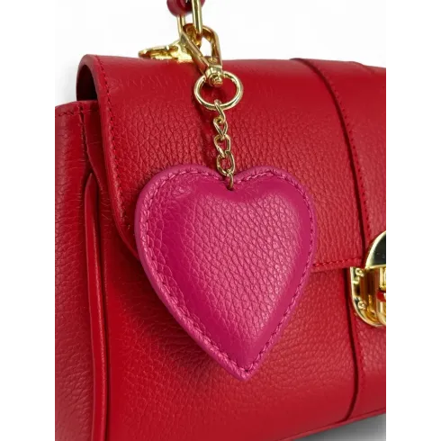 porte cles rose sur sac en cuir graine zoe rouge