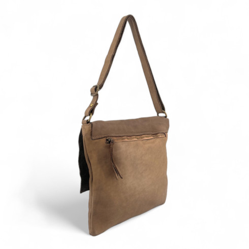 Sac femme à bandoulière réglable taupe clair en cuir pleine fleur souple délavé