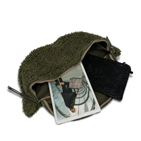 sac banane xxl tendance femme vert kaki en tissu peluche