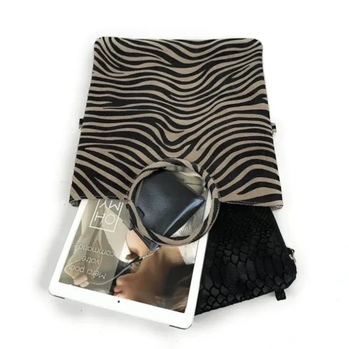 sac femme avec pochette imprimé zèbre taupe avec bandoulière amovible en cuir nubuck