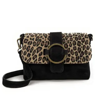sac pochette noir en cuir imprimé léopard fabriqué en Italie