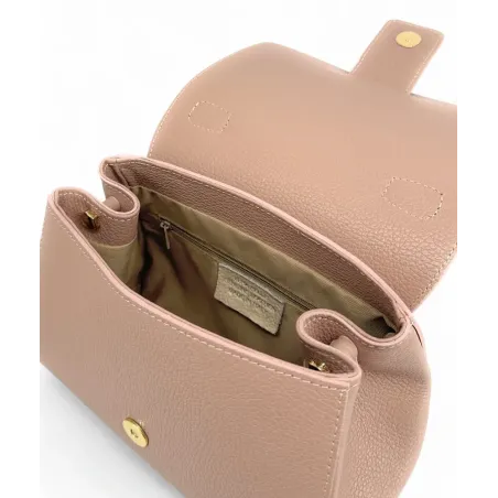 sac rose nude pour femme porté main avec bandoulière en cuir grainé