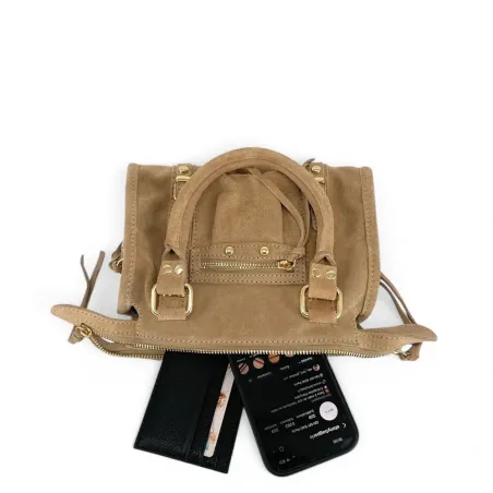 mini sac à main taupe clair en daim porté main avec bandoulière amovible