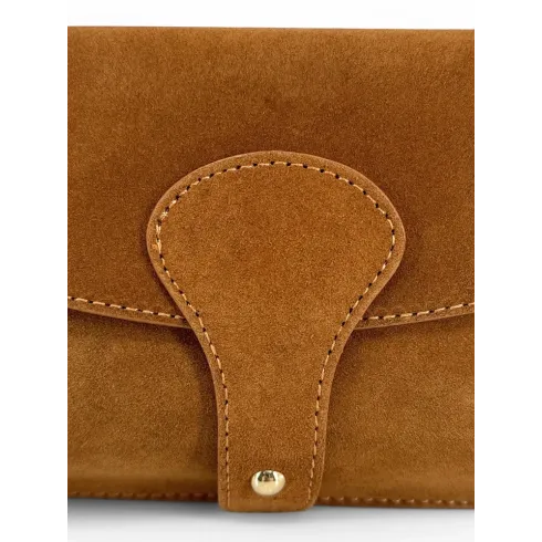 sac pochette en cuir nubuck marron cannelle avec bandoulière mode