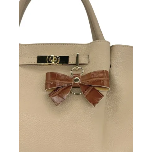 charm porte clés sac femme marron cannelle en cuir croco