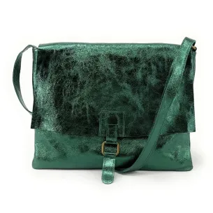 Sac bandoulière tendance femme en cuir grainé porté bandoulière et épaule vert sapin irisé