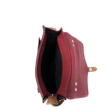 Sac cartable à bandoulière tendance femme en cuir italien grainé porté bandoulière rouge magenta