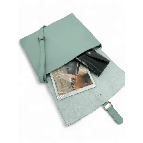 besace tendance en cuir pur vachette grainé vert pastel fabriqué en italie femme