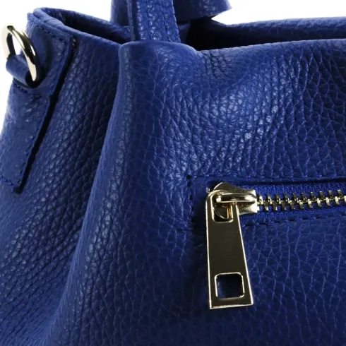 Sac femme très tendance en cuir italien pur cuir de vachette porté main et de travers bleu roi