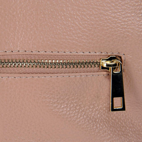Sac à dos très tendance femme en cuir porté épaule avec des anses coulissantes rose