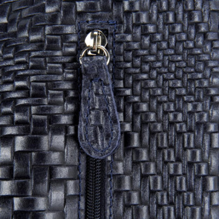Sac à main tendance femme en cuir à motif tressés porté épaule bleu foncé