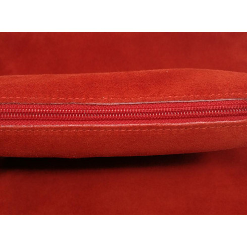 Sac très tendance femme en cuir nubuck italien porté main rouge clair